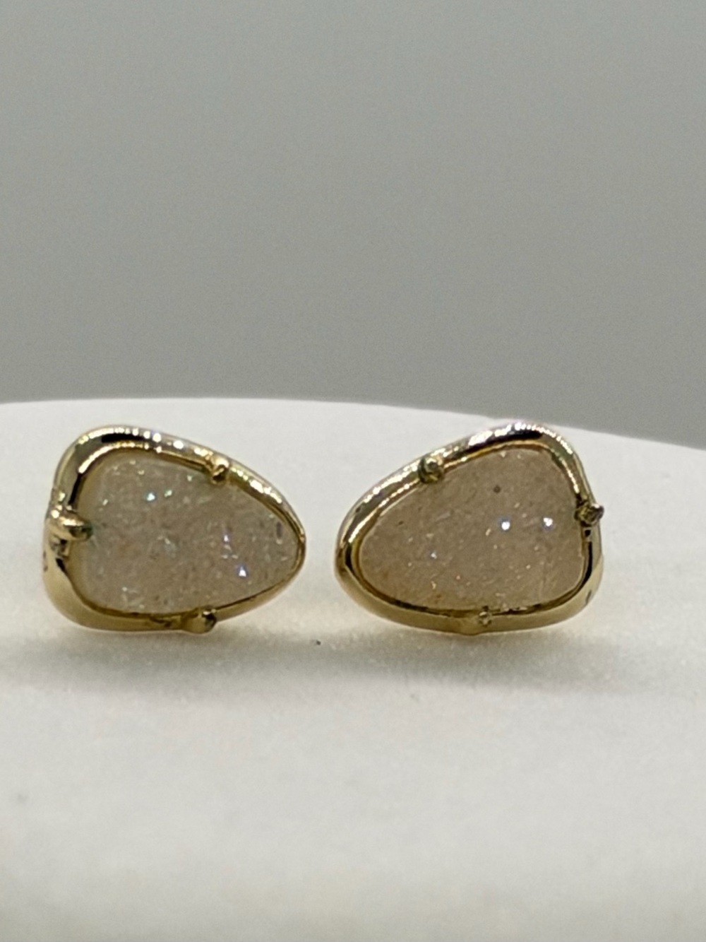 Kendra Scott Hazel Earrings with White Iridescent Druzy stone